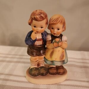Goebel HUMMEL figurine WE CONGRATULATE